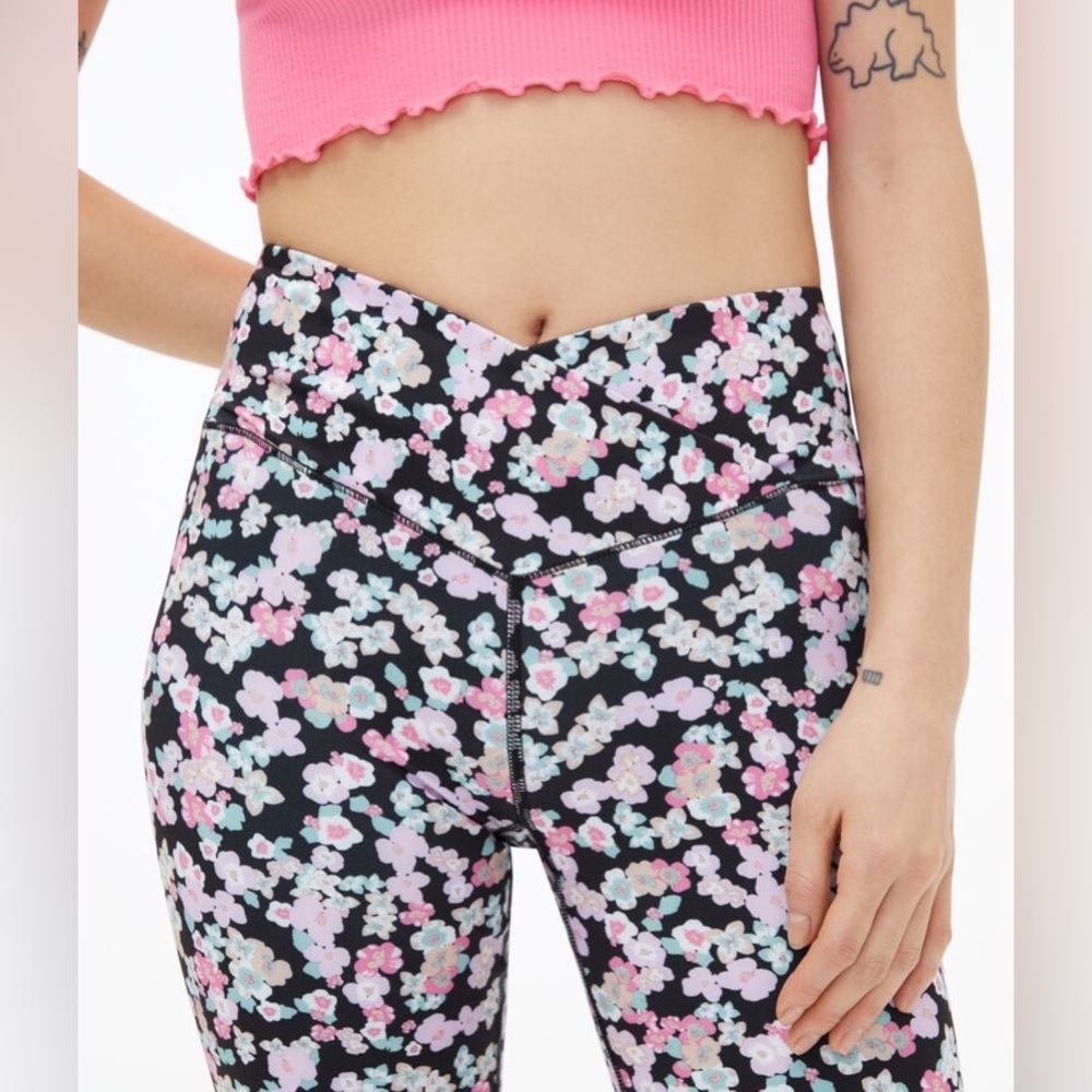 Aeropostale Floral Crossover Bike Shorts - Picture 3 of 7